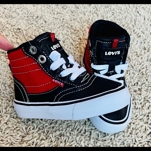 Levi's Other - Levi’s kids high top shoes size 6